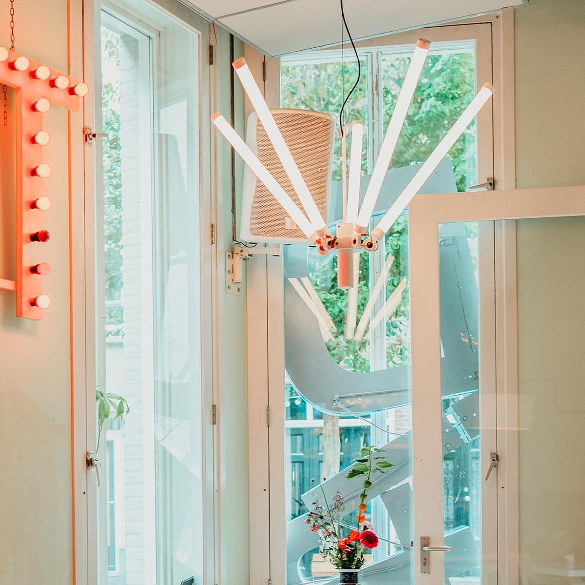 Tonone Mr Tubes KroonluchterØ168 LED Smokey Black thumbnail 2