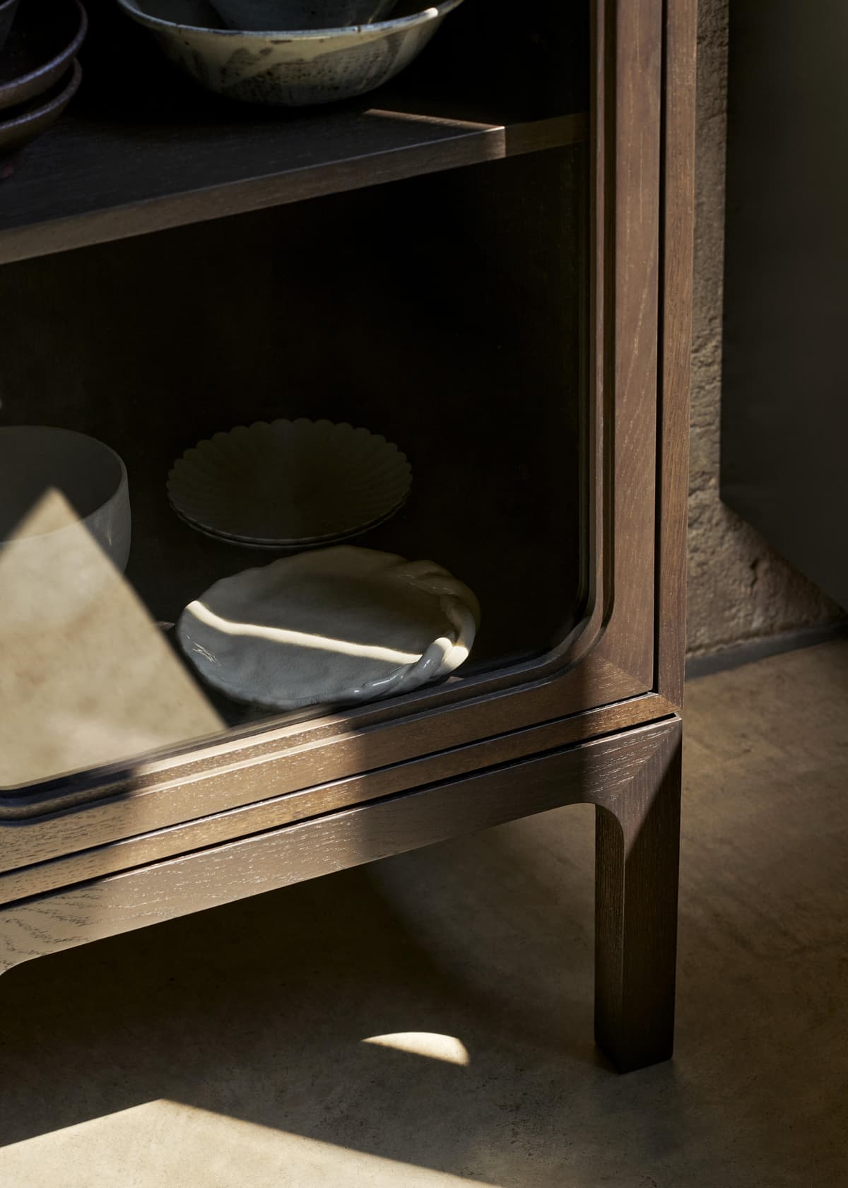 &tradition Trace SC87 Vitrinekast Donker Eiken thumbnail 3