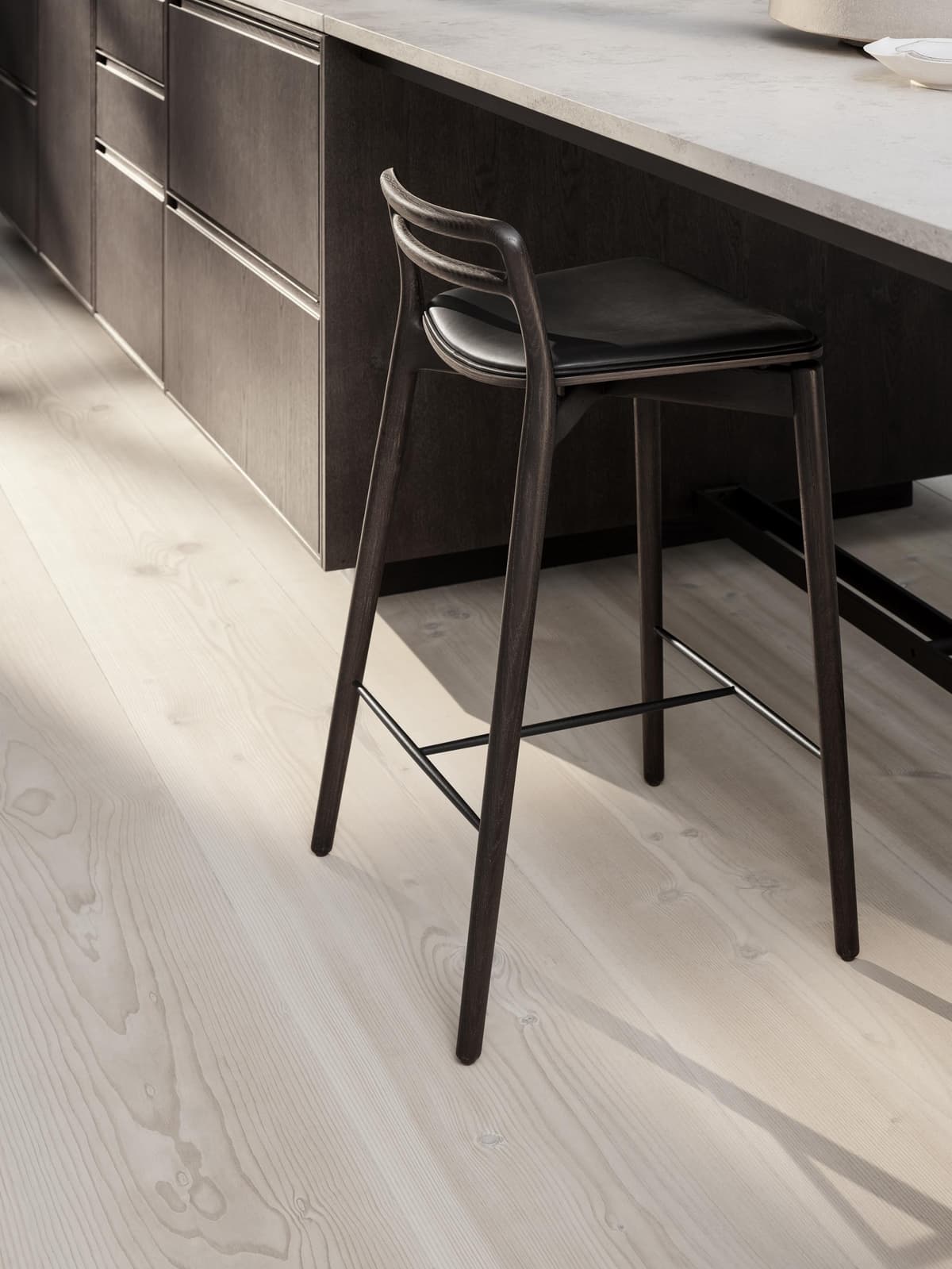 VIPP Vipp484 Cabin Barkruk 67cm Light Oak thumbnail 3