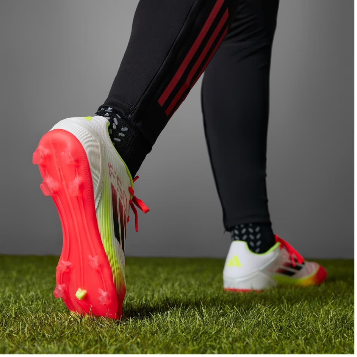 Adidas F50 League Fg/mg Voetbalschoenen Wit 42.5 thumbnail 4