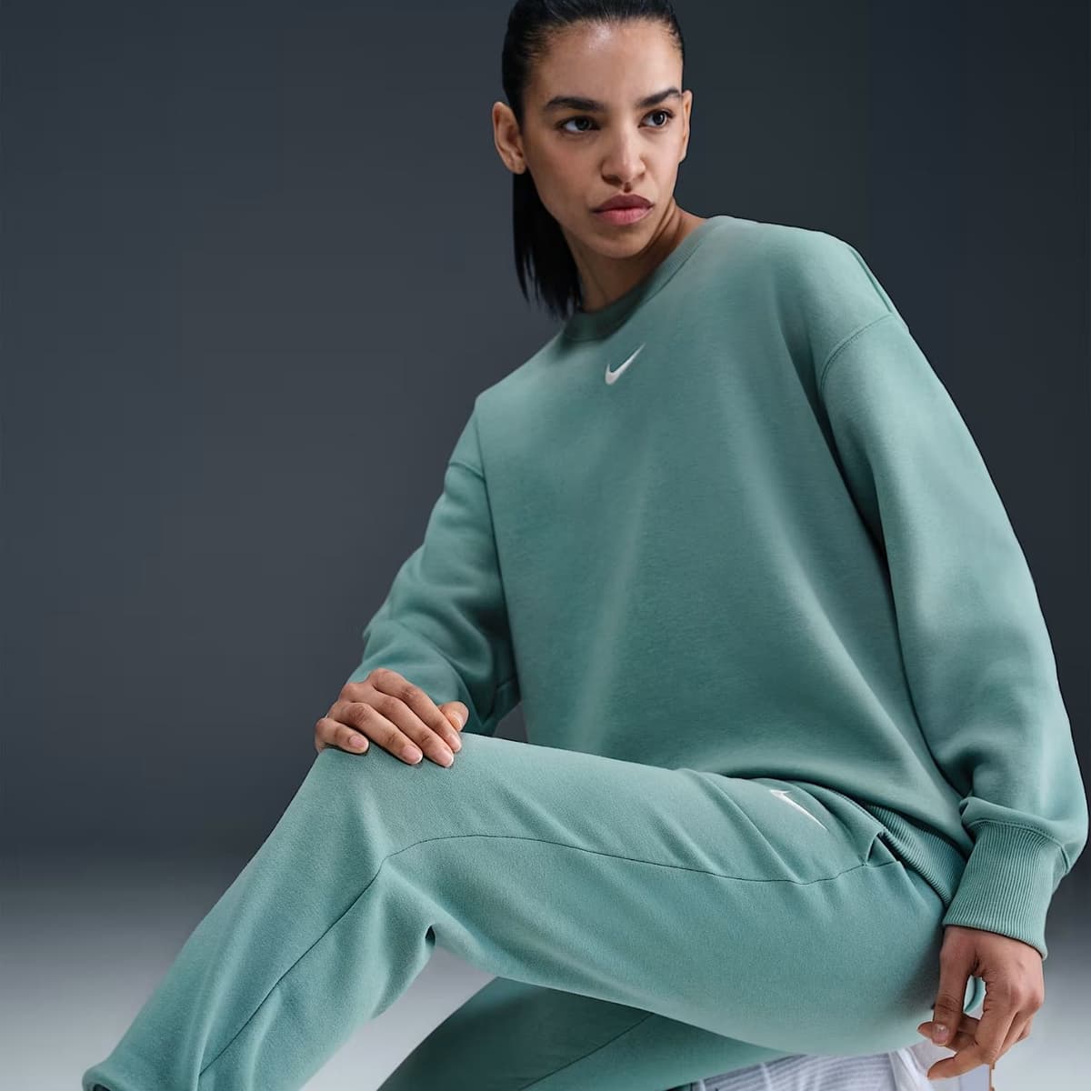 Nike Sportswear Phoenix Fleece Joggingbroek Dames Groen L/40 thumbnail 2