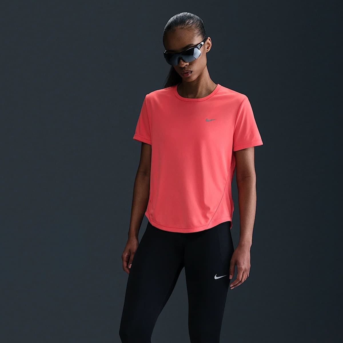 Nike Tempo Sportshirt Dames Rood L/40. thumbnail 3