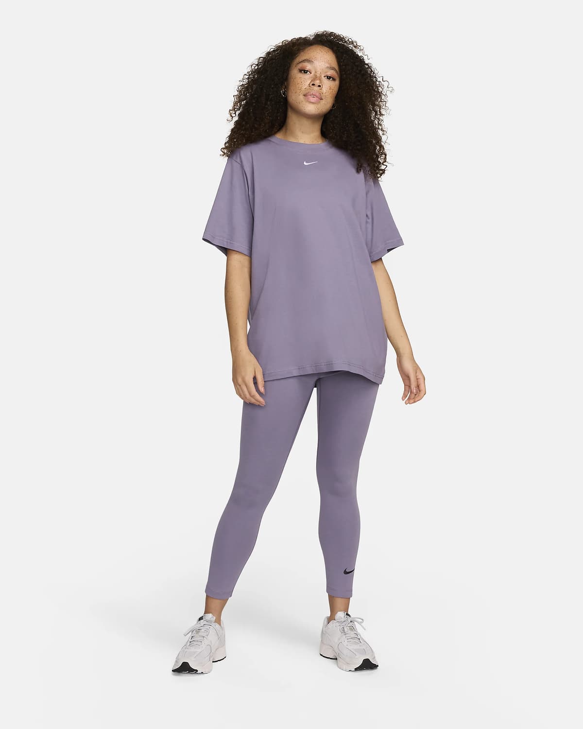 Nike Sportswear Essential Sportshirt Dames Lila M/38. thumbnail 2