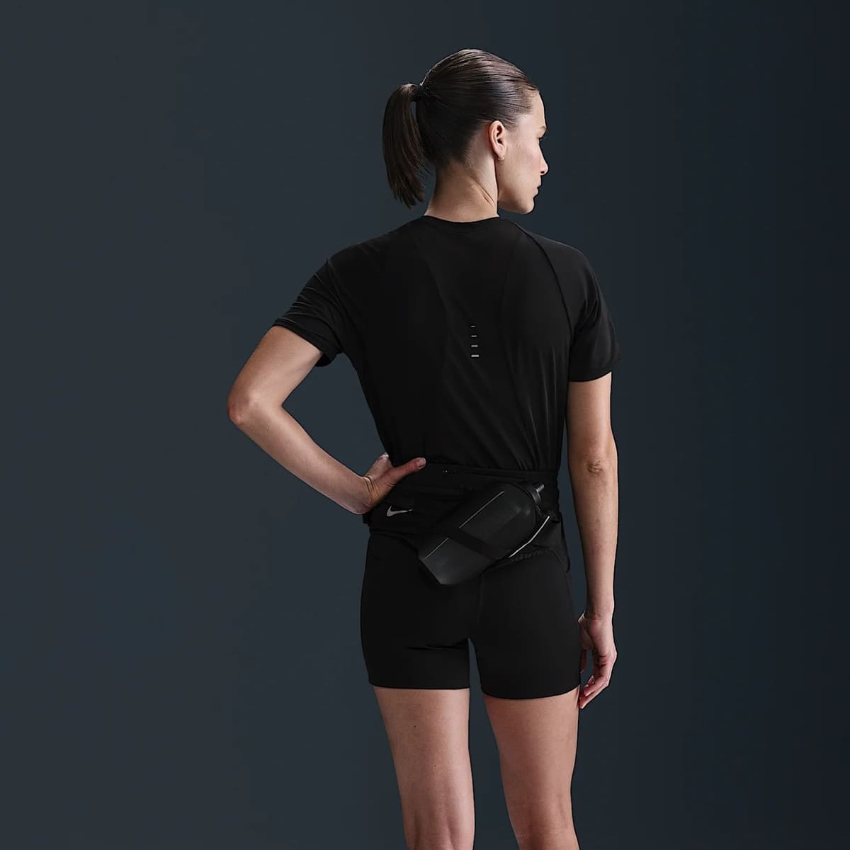 Nike Swift Dri-fit Sportshirt Dames Zwart M/38 thumbnail 2