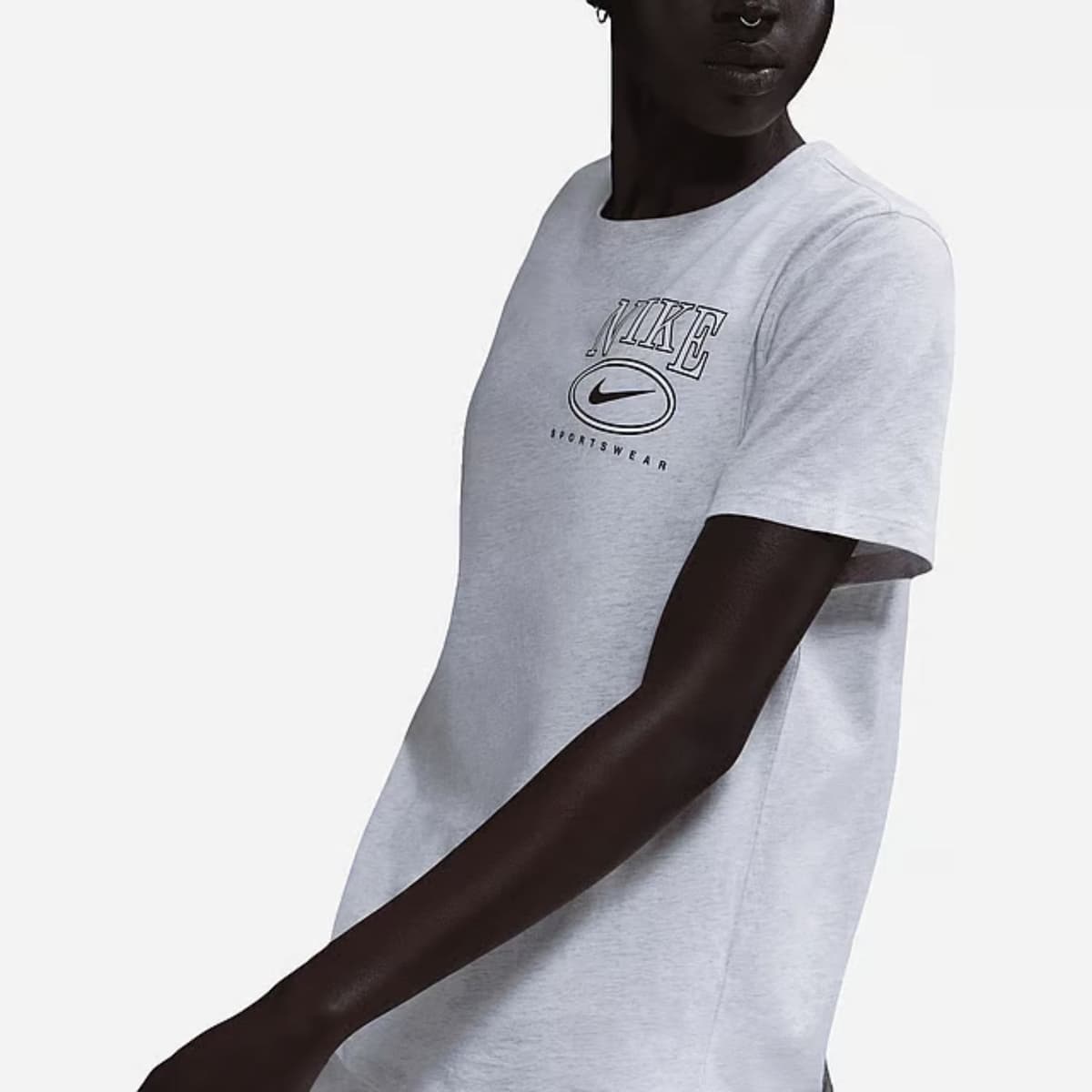 Nike Streatwear Club Ss Casaul T-shirt Dames Midden Grijs L/40. thumbnail 4