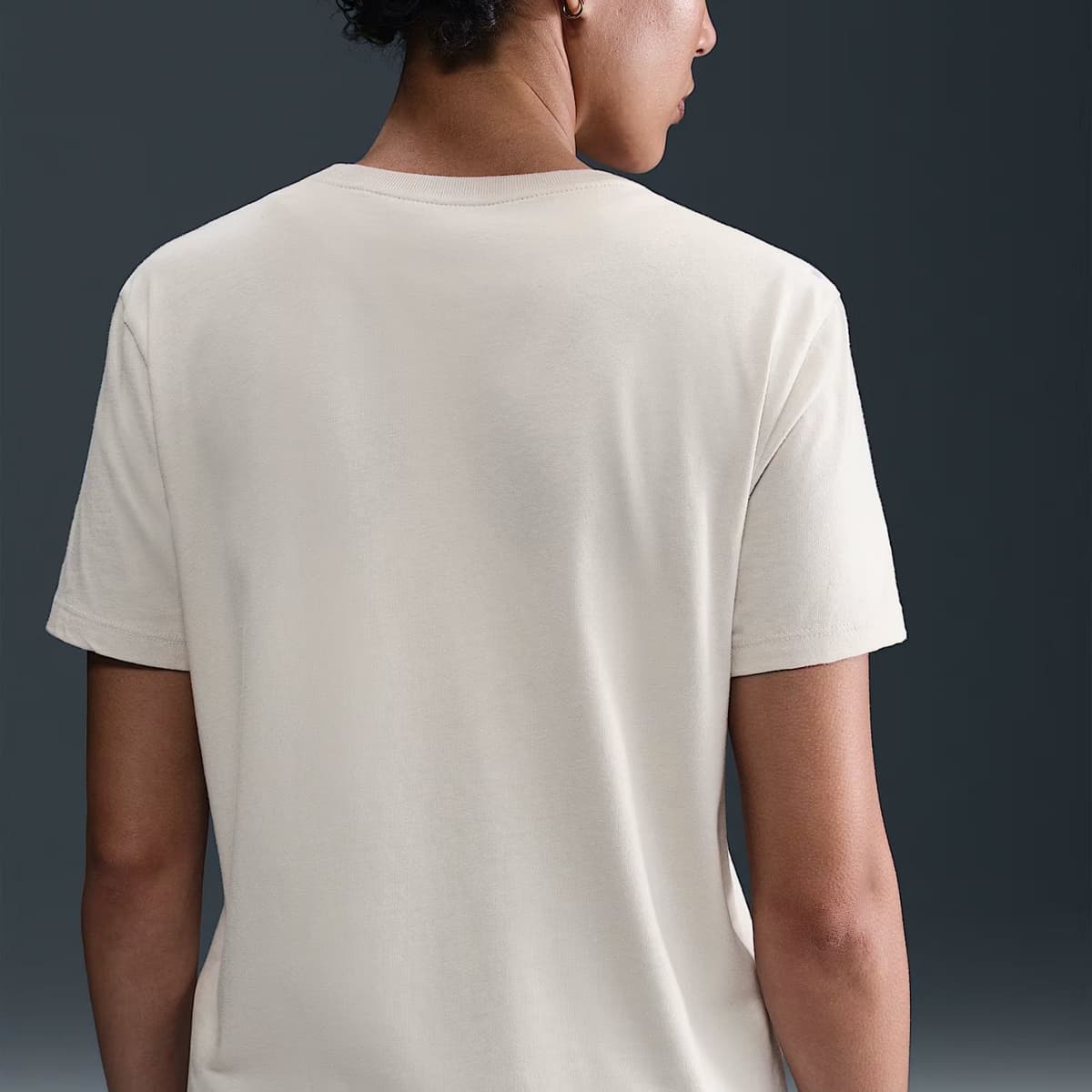 Nike Sportswear Club Casaul T-shirt Dames Wit M/38 thumbnail 2