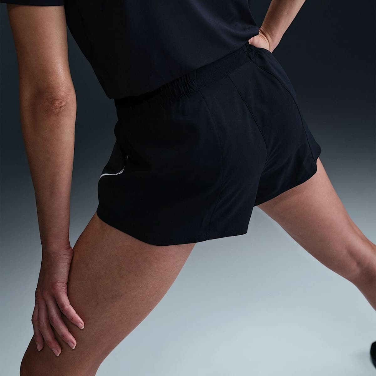 Nike One Swoosh Dri-fit Sportshort Dames Zwart L/40 thumbnail 2