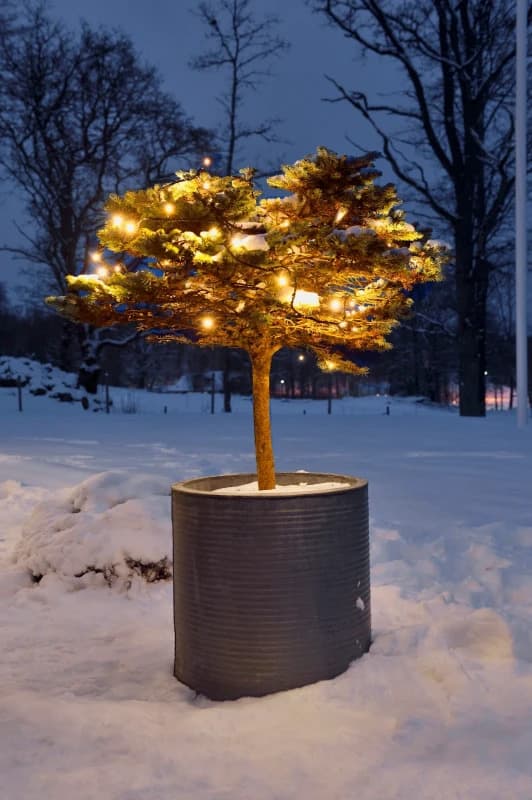 Konstsmide LED Lichtketting | 5m Koppelbaar 31V Systeem | Extra Warmwit 3W | Voor Buiten | Zwarte Soft Cable thumbnail 2