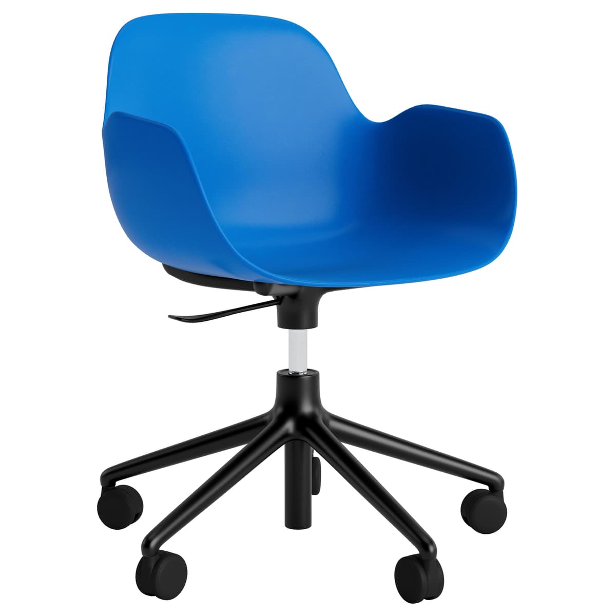Normann Copenhagen Form Armchair Bureaustoel Met Zwart Onderstel Felblauw - afbeelding 1